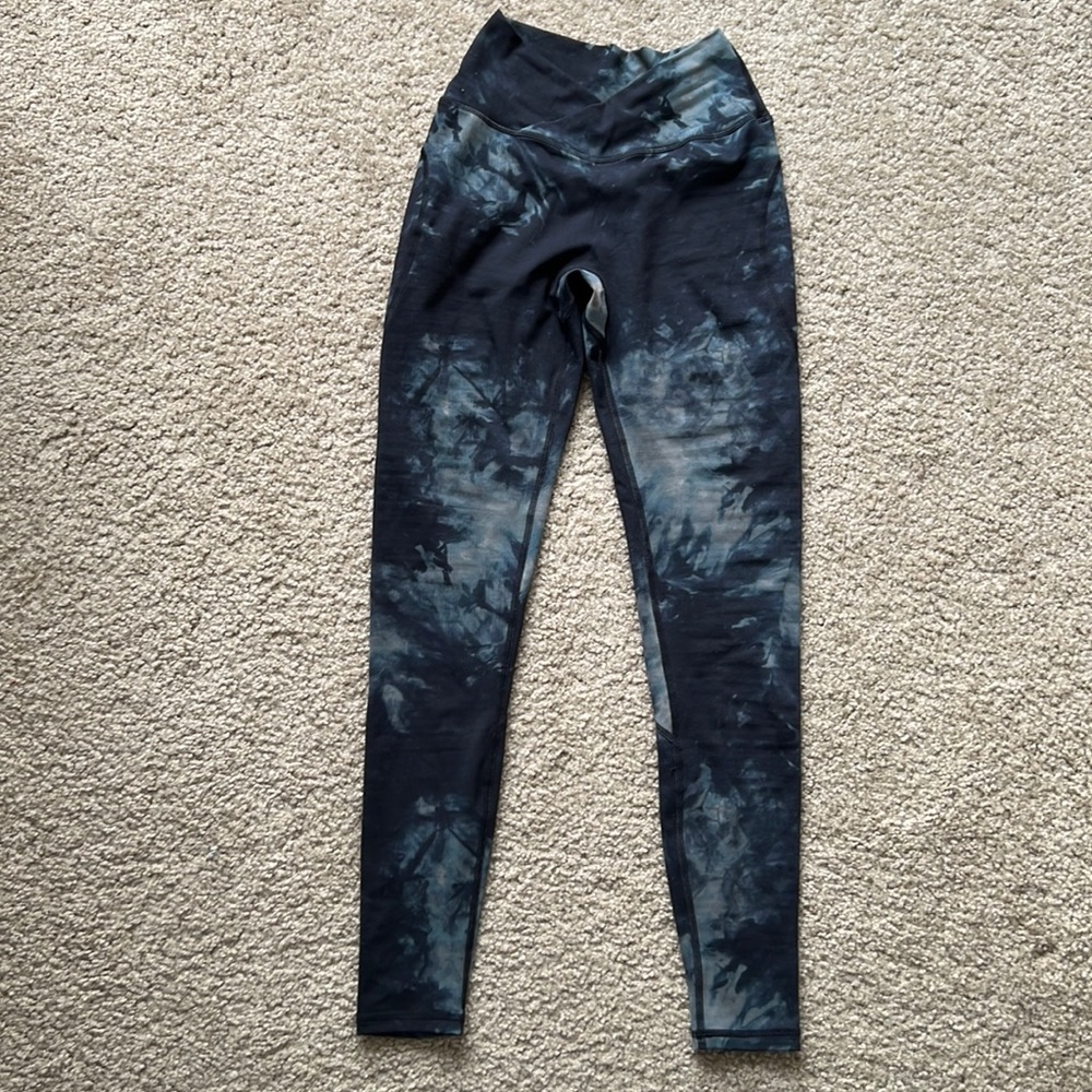 Alphalete Blue Tie-Dye Leggings